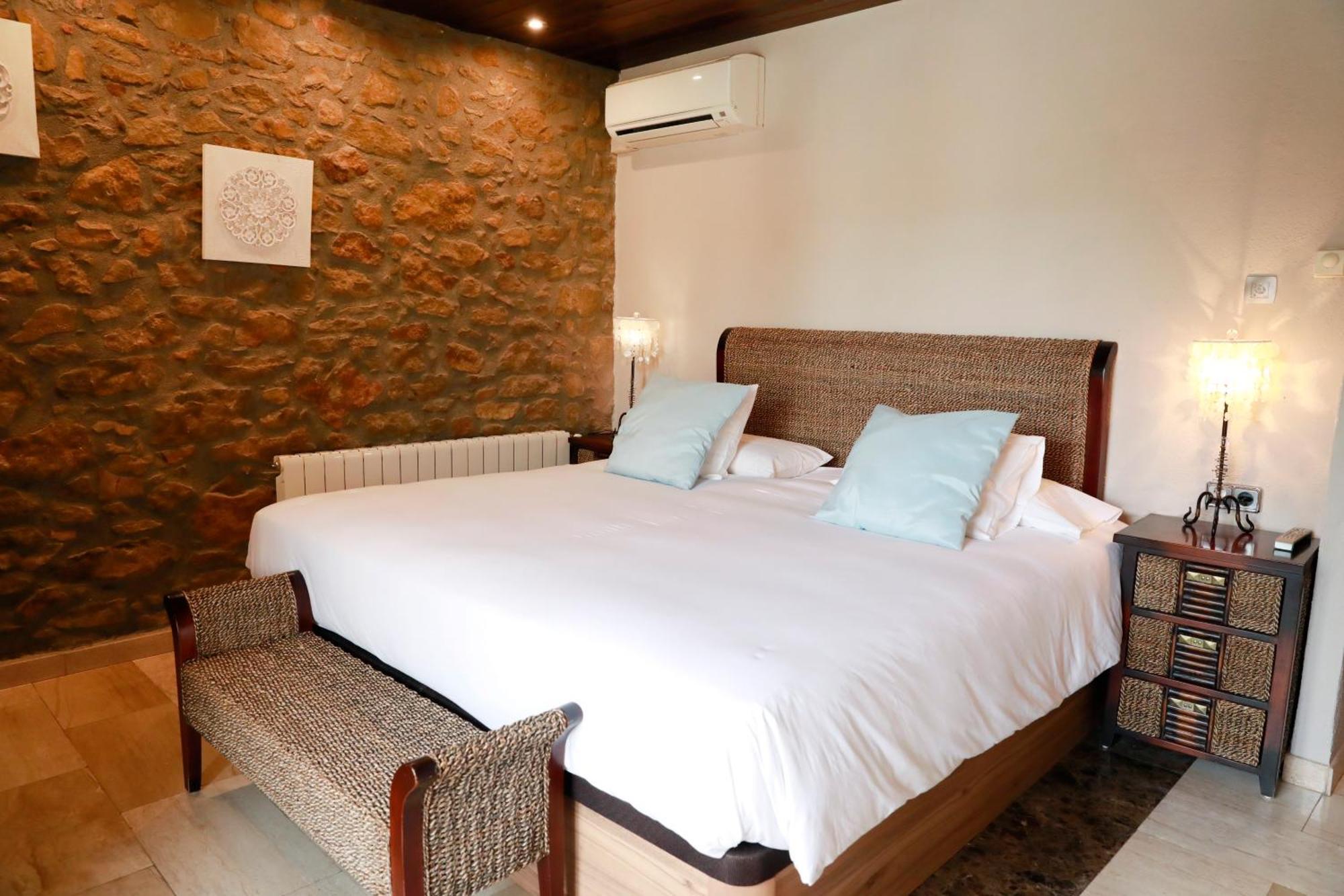La Violeta Hotel Spa & Chill Out Castelltercol Exterior photo