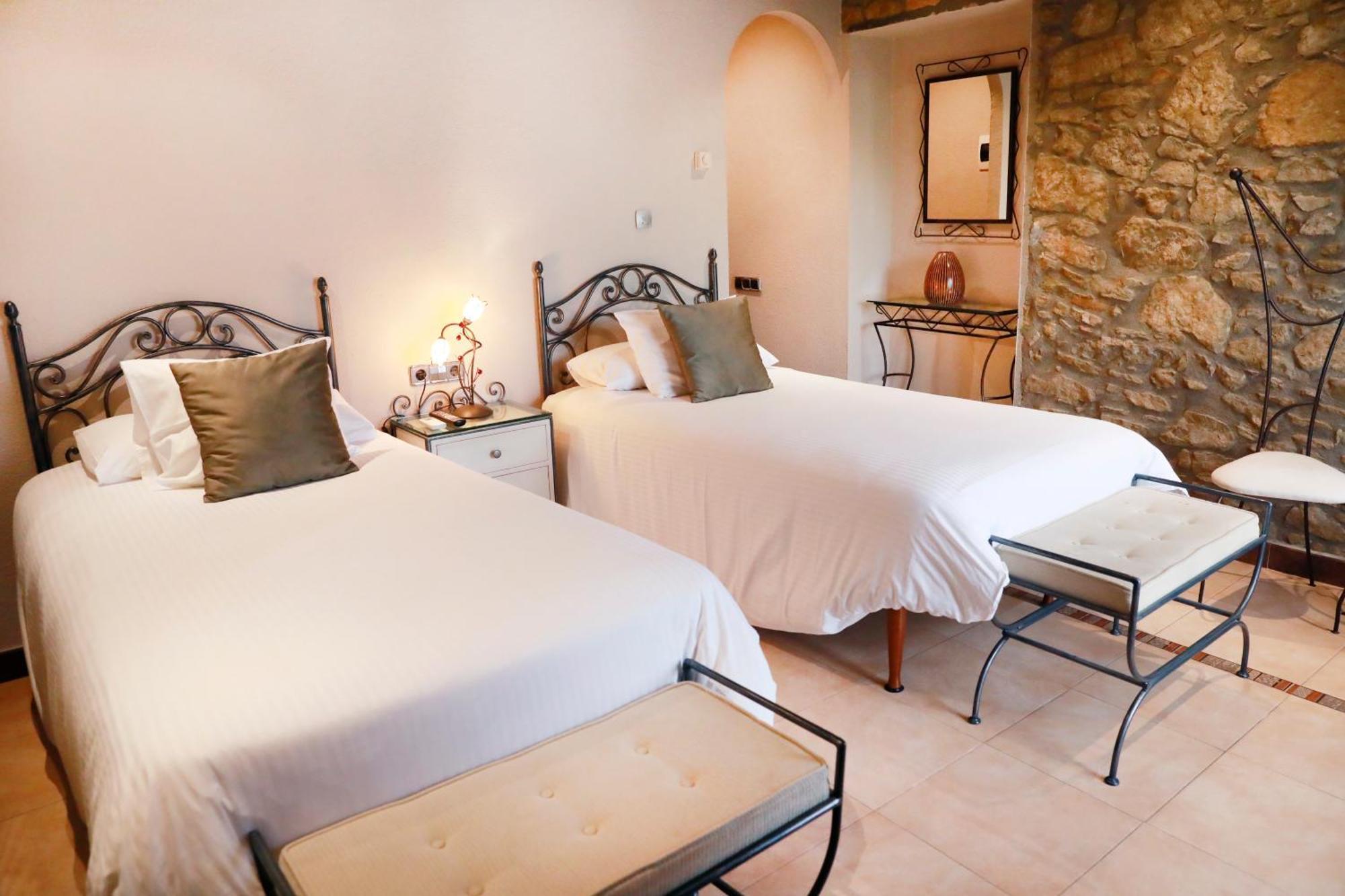 La Violeta Hotel Spa & Chill Out Castelltercol Exterior photo